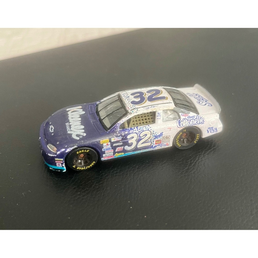 Racing Champions 1998 Chevrolet Monte Carlo #32 Kleenex Scott NASCAR Diecast